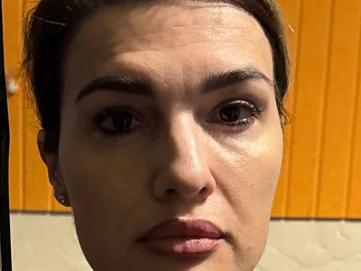 AdelAmber - Topless arab VR girls VR cam model