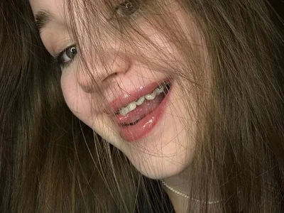 AmiLewis - Live VR cam preview