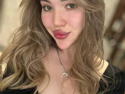 AnitaKiller - Live VR cam preview