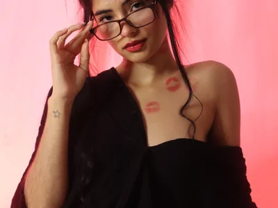 AshlyBloom1 - VR cam model preview
