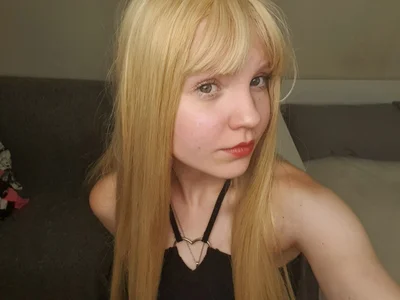Betty_bery live VR cam preview at vrcamshot.com