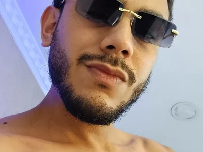 Boss_Domiinator live VR cam preview at vrcamshot.com