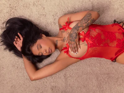 ChloeAndJeanPaul - Outdoor VR couples VR cam model