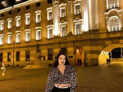 ElisonFox live VR cam preview at vrcamshot.com