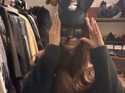 Elly_B1oom live VR cam preview at vrcamshot.com