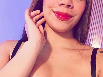 EmilyGracce live VR cam preview at vrcamshot.com