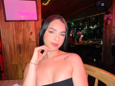 Emily_Flame live VR cam preview at vrcamshot.com