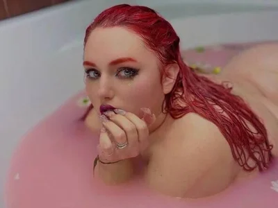 Esteri_Moon - Double penetration VR girls VR cam model