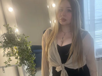 EvaSoyer live VR cam preview at vrcamshot.com