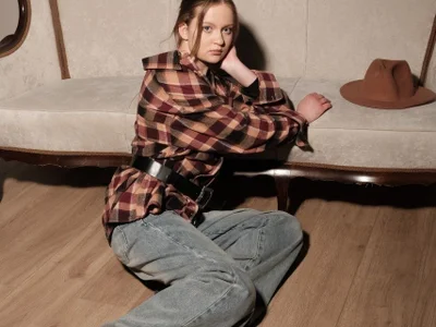 French_Fry - Flirting white VR girls VR cam model