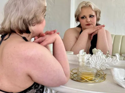 HwaAmore - Bbw white VR girls VR cam model