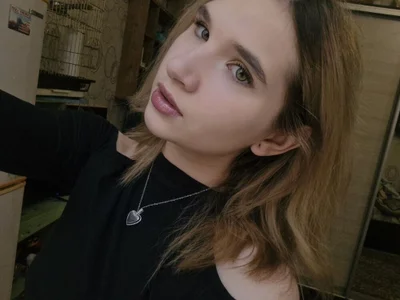 Iron_Adele live VR cam preview at vrcamshot.com