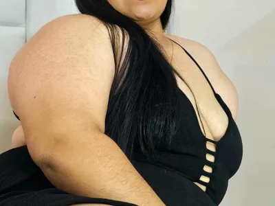 Katecurvy_hot69 live VR cam preview at vrcamshot.com