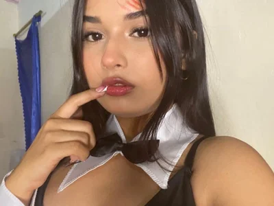 Kitty_swett live VR cam preview at vrcamshot.com