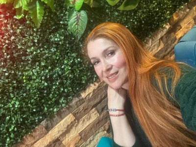 Laura_hotmilf - Live VR cam preview