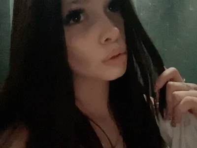 MaddyFever live VR cam preview at vrcamshot.com