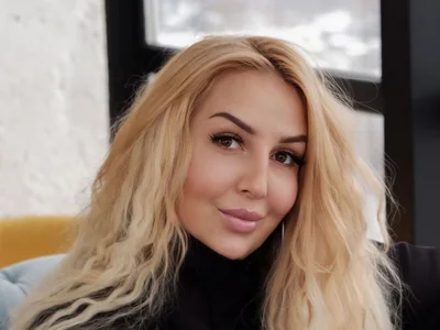 MariaRichi_ live VR cam preview at vrcamshot.com