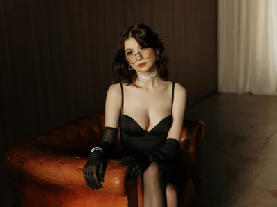 MeLLSawertyq live VR cam preview at vrcamshot.com