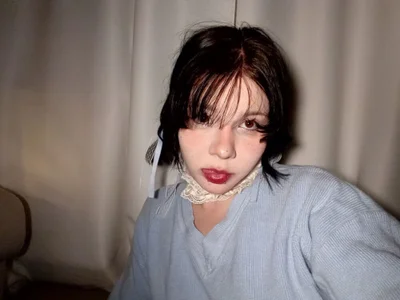 MellyBloomy - White VR girls VR cam model