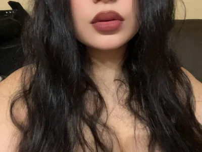 Mia_Want live VR cam preview at vrcamshot.com
