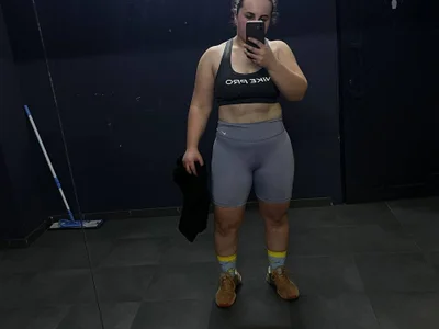 MikaFoxy - VR cam model preview