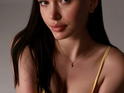 MilaSecrett live VR cam preview at vrcamshot.com