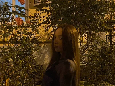 Mollyy_Gray live VR cam preview at vrcamshot.com