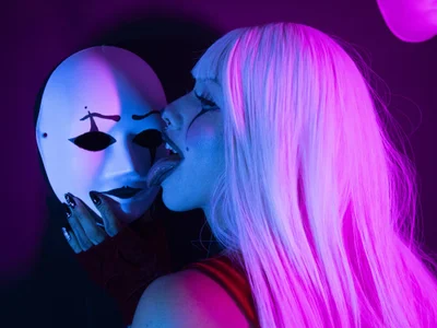 Raven_Witch_ live VR cam preview at vrcamshot.com