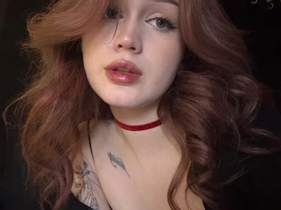 RemyLarson live VR cam preview at vrcamshot.com