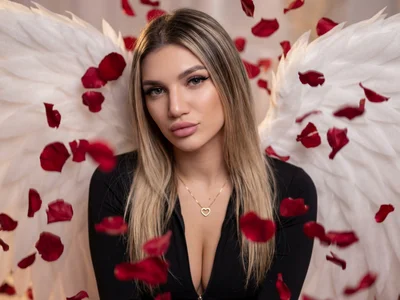 SelenaeMoore live VR cam preview at vrcamshot.com