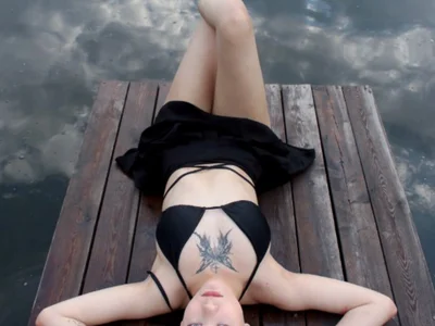 Shiny_Ashley live VR cam preview at vrcamshot.com