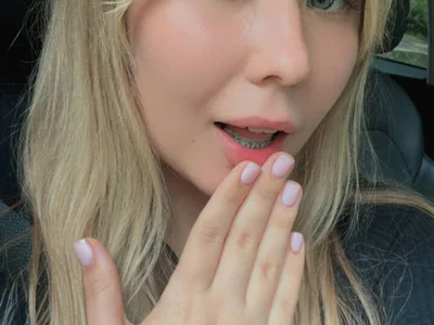 Shiny_Eva live VR cam preview at vrcamshot.com