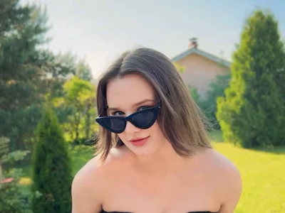 Shiny_Nevena live VR cam preview at vrcamshot.com