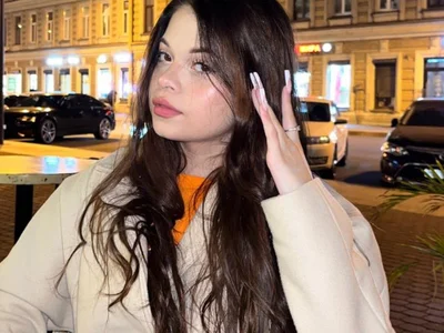 StormiSky - Live VR cam preview