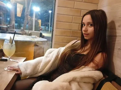 TinyNatalie live VR cam preview at vrcamshot.com