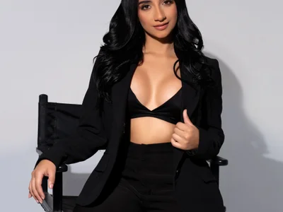 UrNewFantasy - Arab VR girls VR cam model