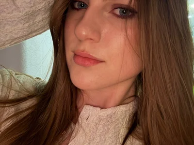 YourSweetArya - Facesitting VR girls VR cam model