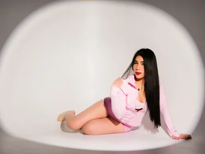 ZoeyKim live VR cam preview at vrcamshot.com
