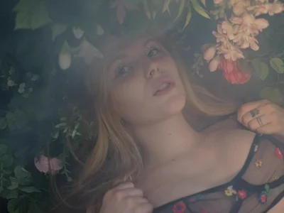 _aleksa_ live VR cam preview at vrcamshot.com