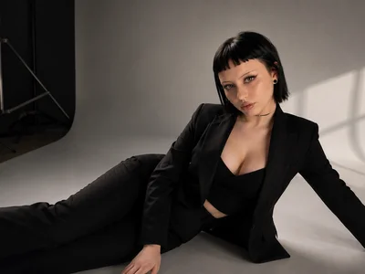 alice_chained - VR cam model preview