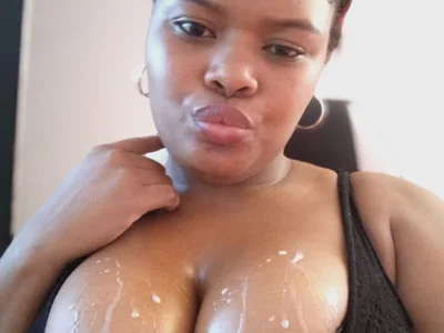 arika_brown live VR cam preview at vrcamshot.com