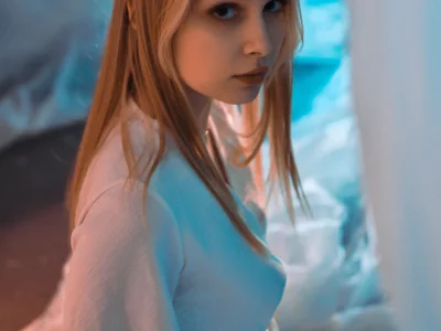 elia_moon live VR cam preview at vrcamshot.com