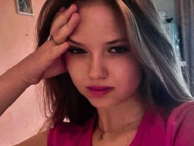 hidden_charm_ live VR cam preview at vrcamshot.com