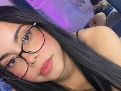 Beautiful lesly_cutee camgirl in vrcamshot.com