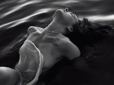 milly_shy - Live VR cam preview