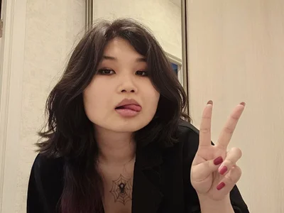 sofia_chang_ live VR cam preview at vrcamshot.com